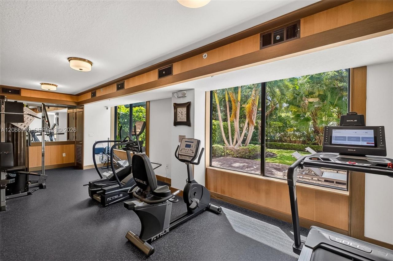 3530 SW 22nd St, Unit 805, Miami, FL 33145 Photo