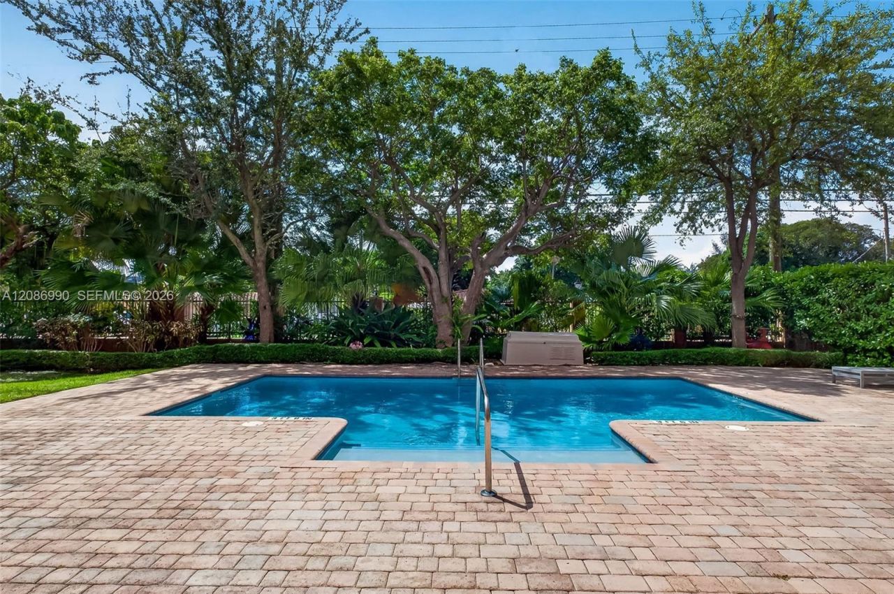 3530 SW 22nd St, Unit 805, Miami, FL 33145 Photo