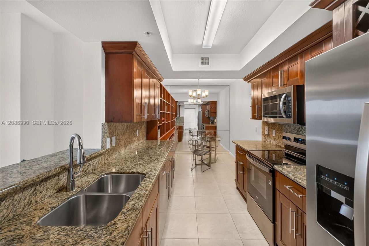 3530 SW 22nd St, Unit 805, Miami, FL 33145 Photo
