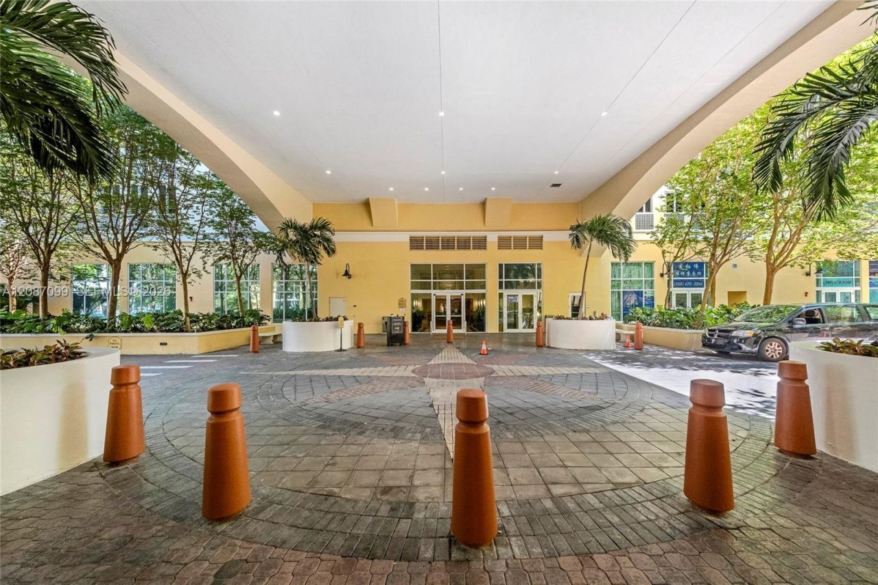 7350 SW 89th St, Unit 411S, Miami, FL 33156 Photo