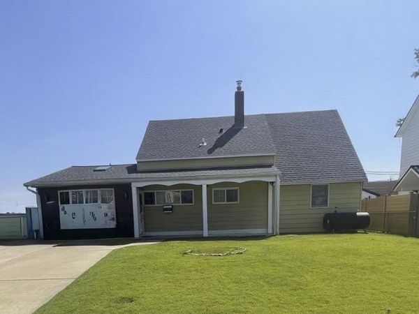 16 HONEYSUCKLE LANE, LEVITTOWN, PA 19055