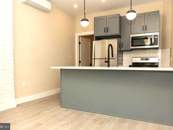 223 S 44TH STREET, Unit 1F, PHILADELPHIA, PA 19104