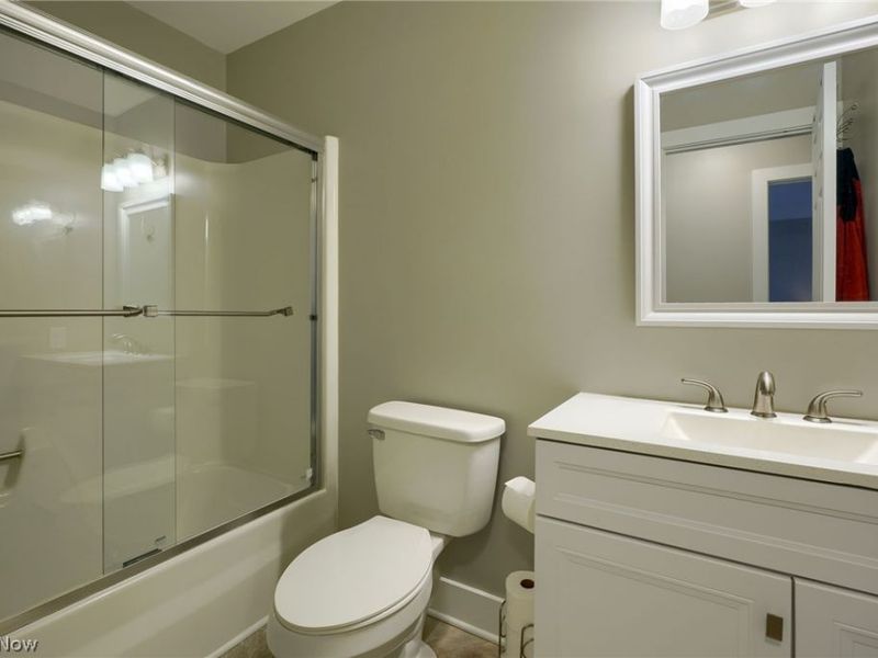 700 Tall Oaks Court, Newark, OH 43055 Photo 6