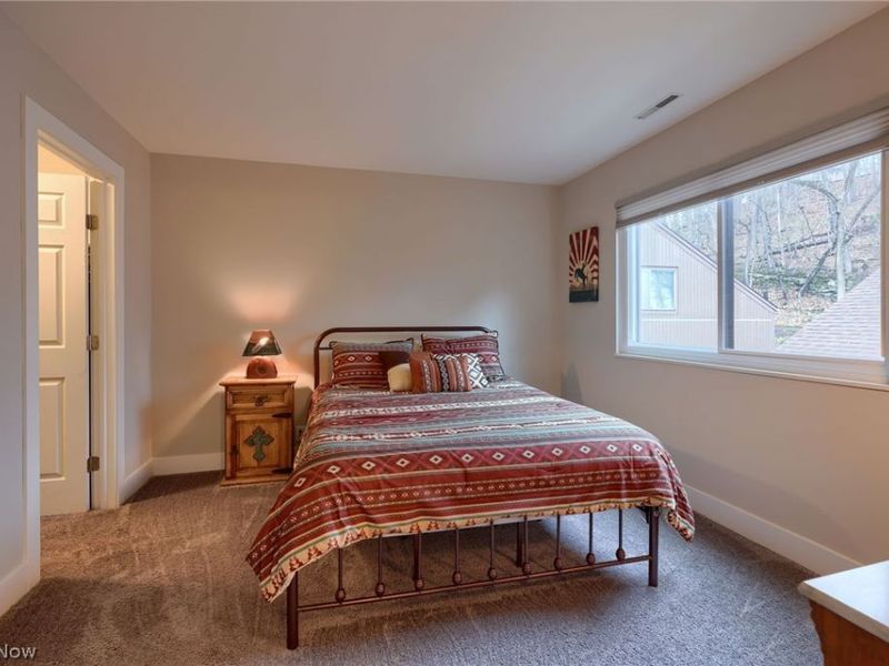 700 Tall Oaks Court, Newark, OH 43055 Photo 7