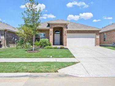 841 Blackhorse Trail, Fort Worth, TX 76247