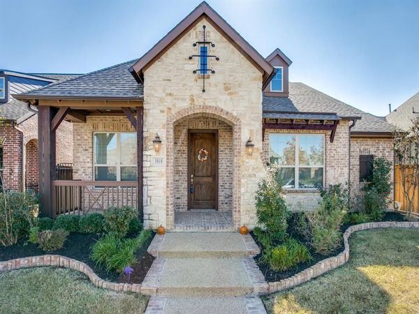 1010 Crystal Oak Lane, Arlington, TX 76005