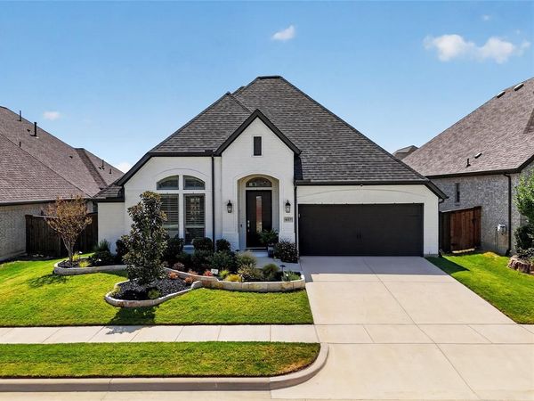 4117 Hawthorn Drive, Aubrey, TX 76227