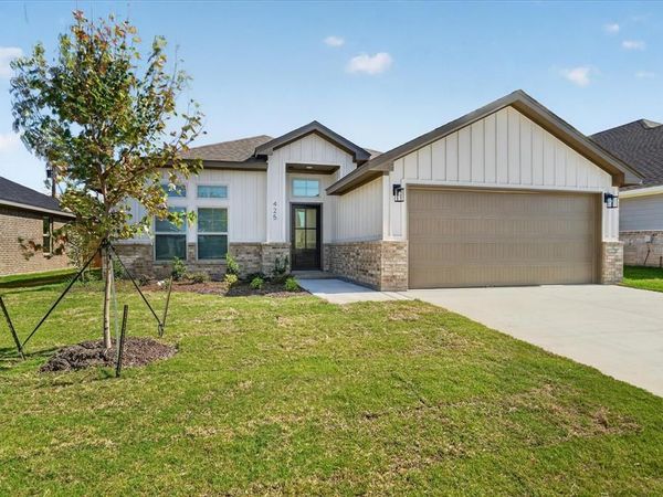 425 Rose Avenue, Cleburne, TX 76033