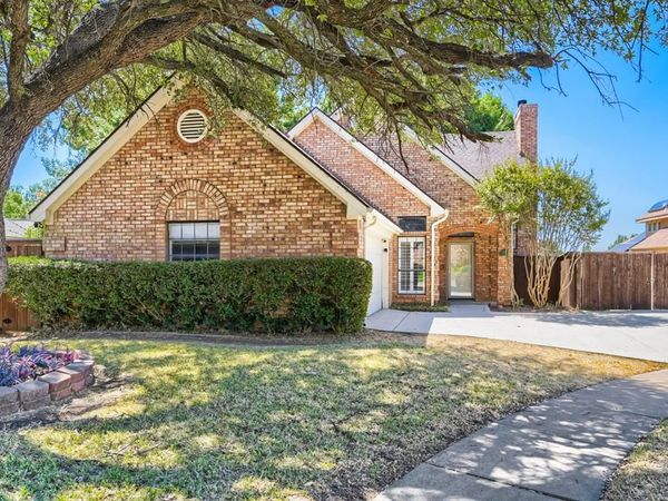 100 Coventry Court , Irving, TX 75061