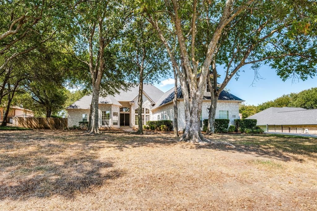 405 Rolling Oaks Ridge, Cedar Hill, TX 75104 Main Photo