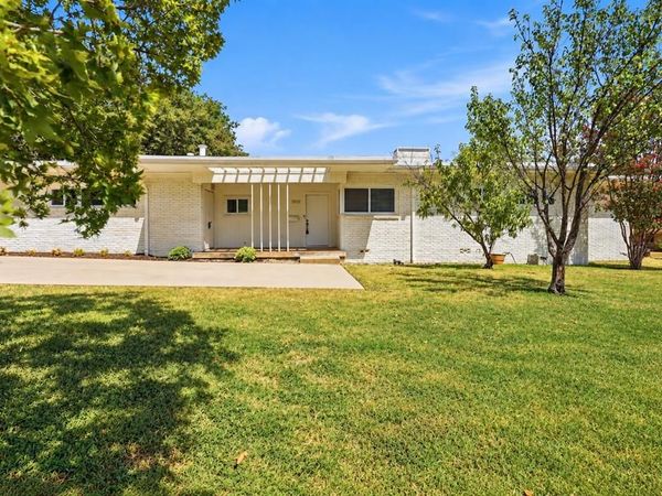 3921 Clayton Road E, Fort Worth, TX 76116