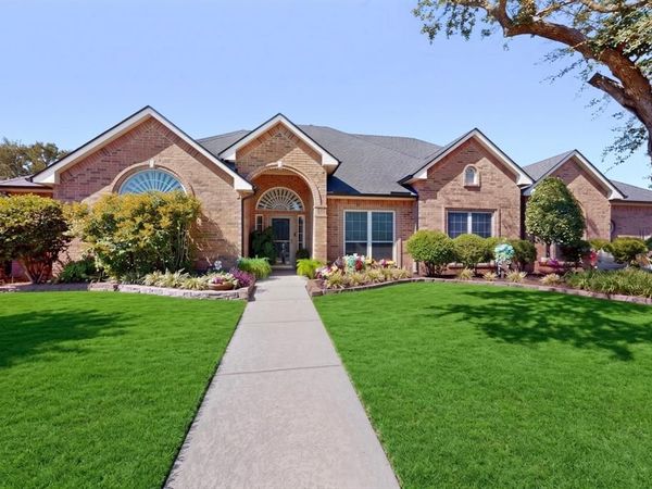 2505 Inverrary Drive, Ennis, TX 75119