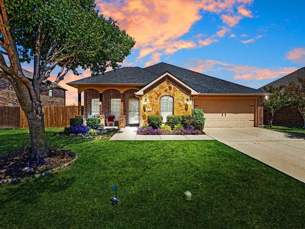 113 Holly Street, Waxahachie, TX 75165
