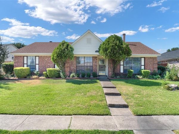 1002 Courtney Drive, Mesquite, TX 75150