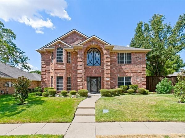 425 Baltusrol Circle, Garland, TX 75044