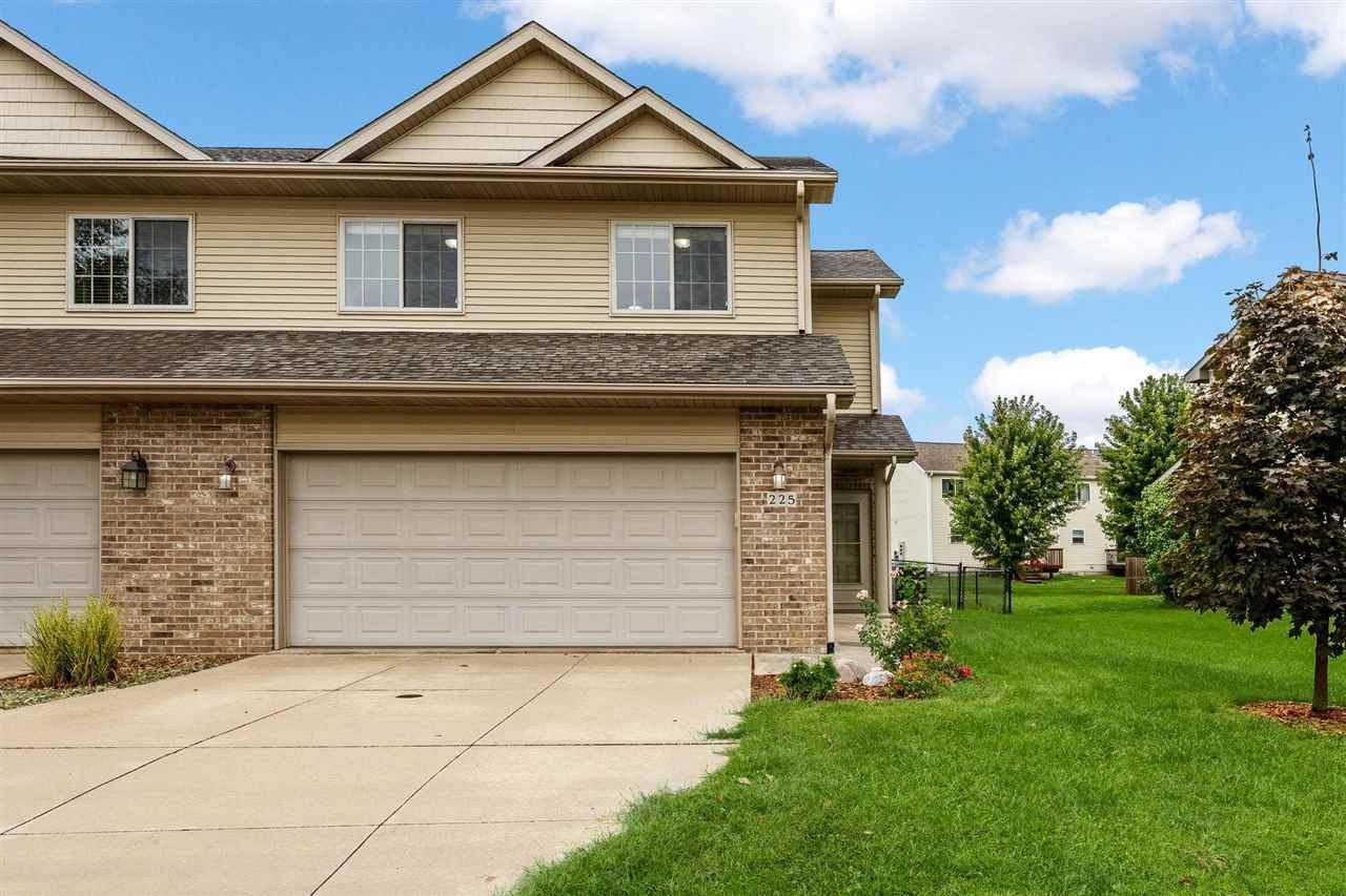 225 S Park Ridge Road, North Liberty, IA 52317 Main Photo