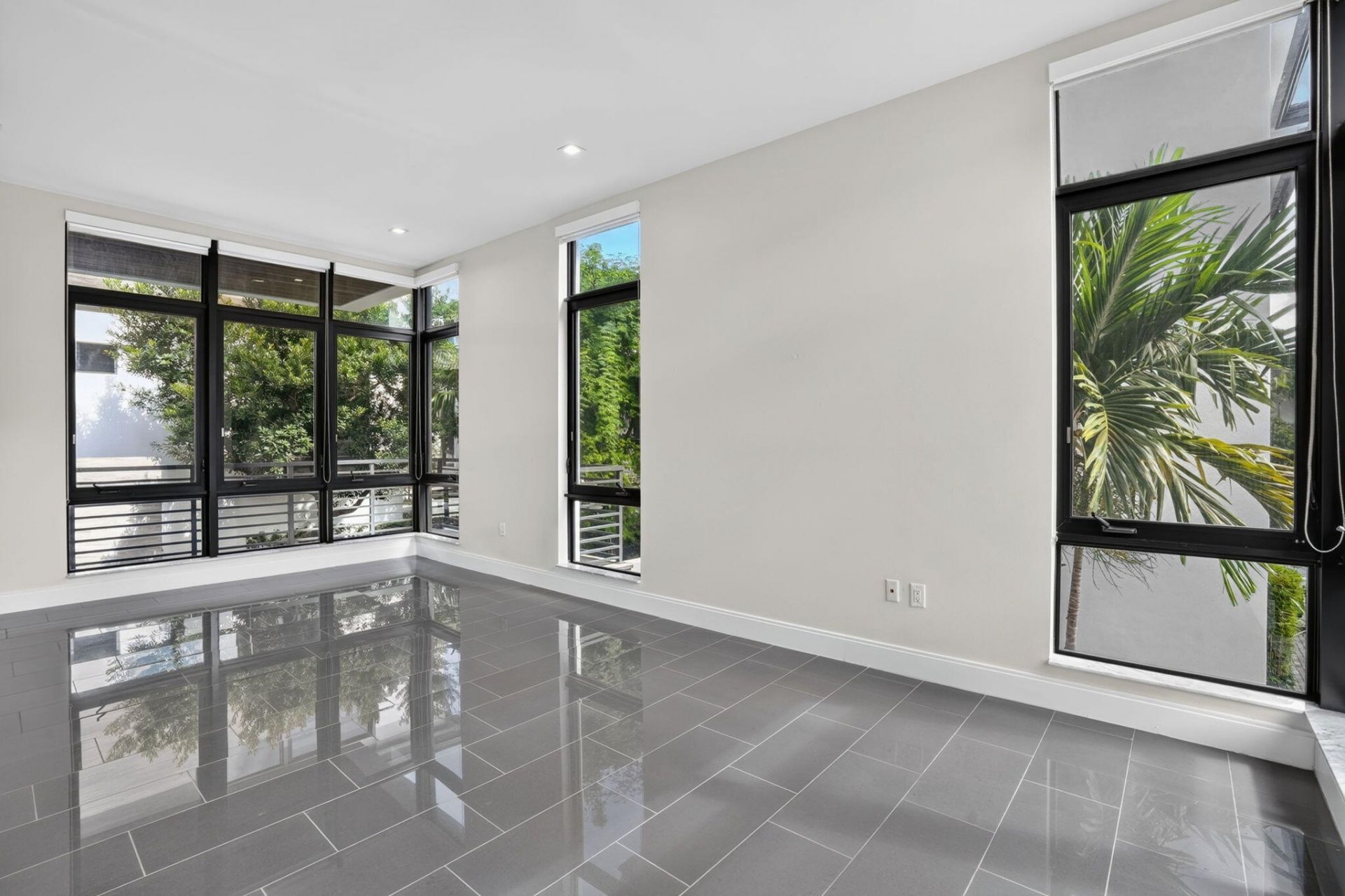 8243 NW 48th Street, Doral, FL 33166 Photo