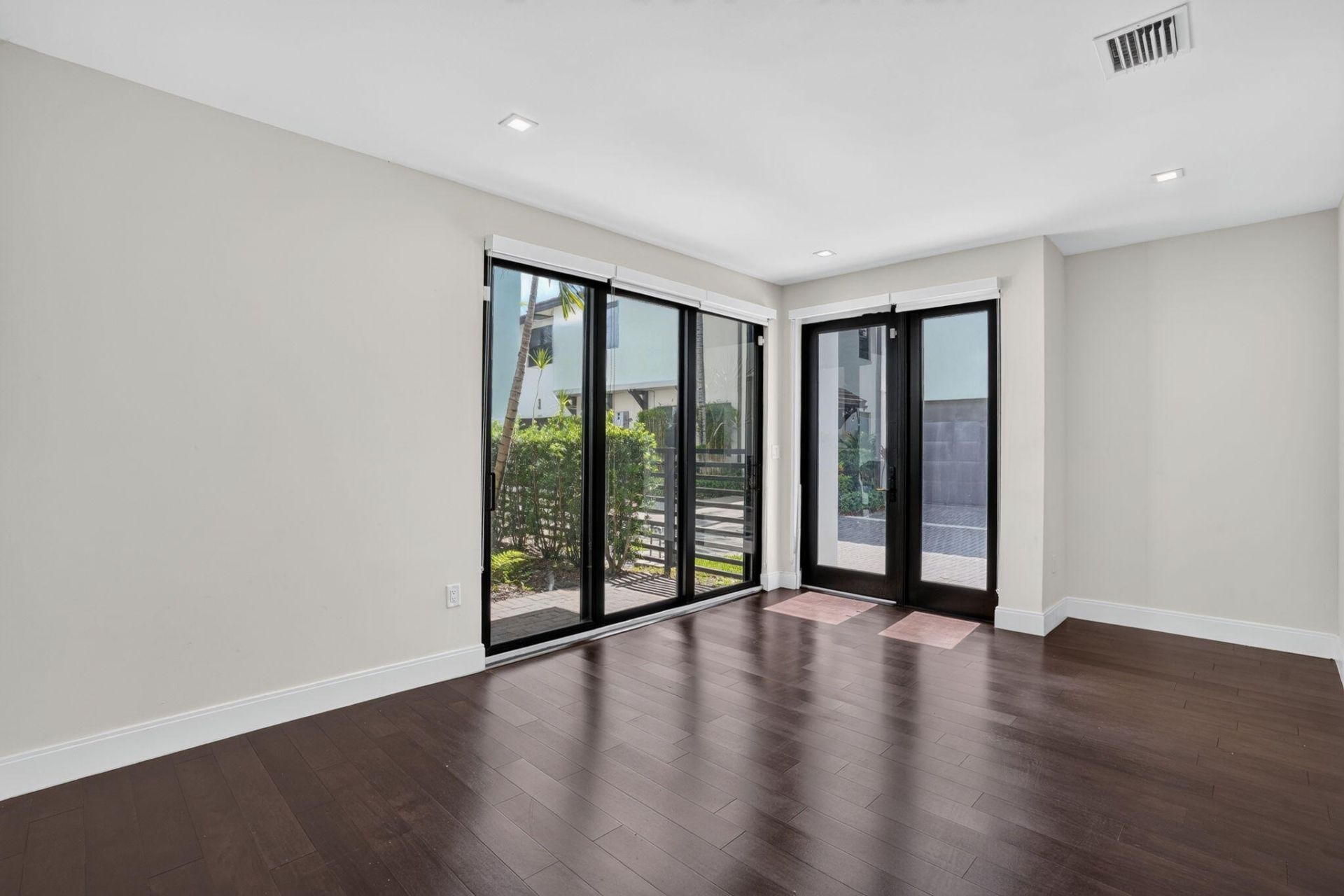 8243 NW 48th Street, Doral, FL 33166 Photo