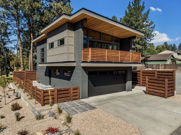 1530 NE 6th Street, Bend, OR 97701