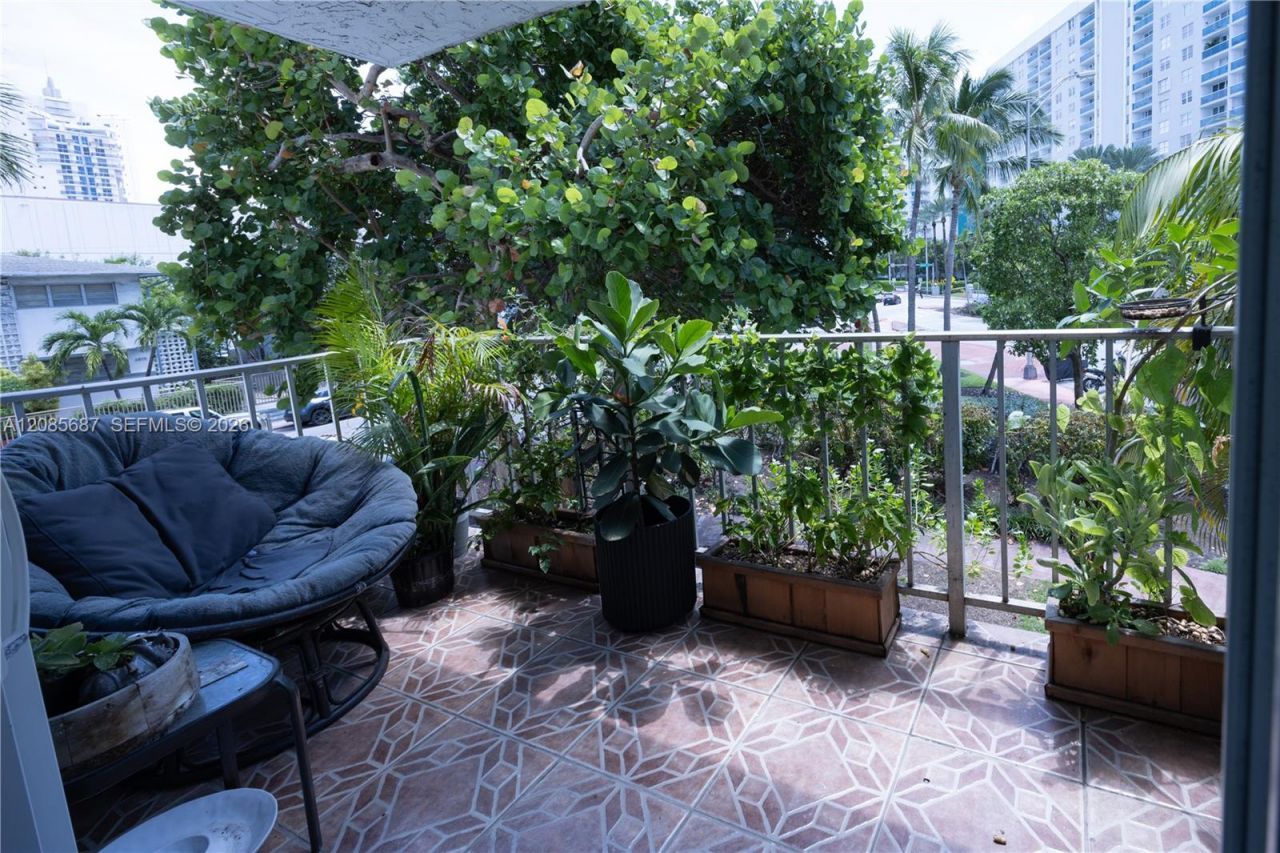 6801 Indian Creek Dr, Unit 201, Miami Beach, FL 33141 Photo