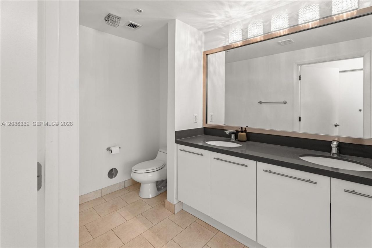 90 SW 3rd St, Unit 1115, Miami, FL 33130 Photo