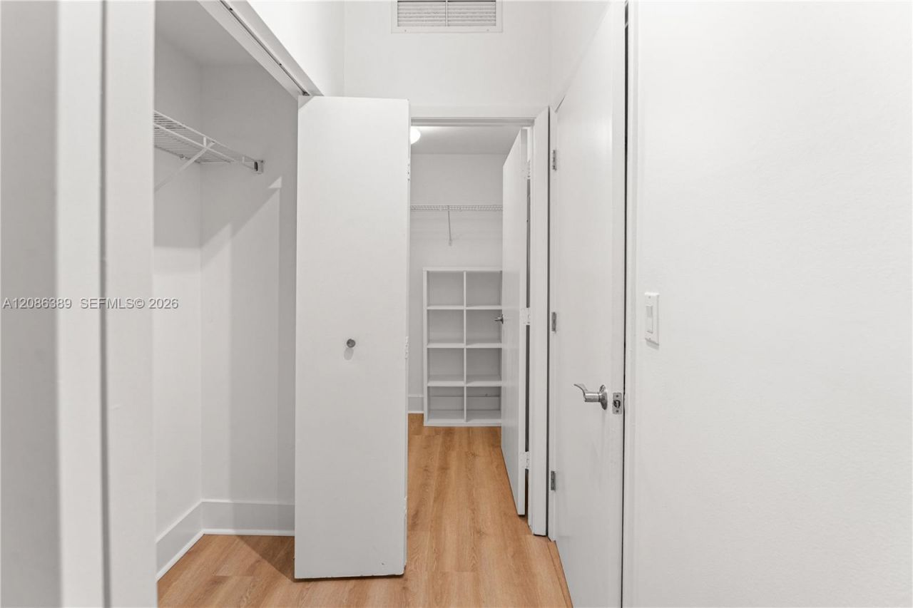 90 SW 3rd St, Unit 1115, Miami, FL 33130 Photo