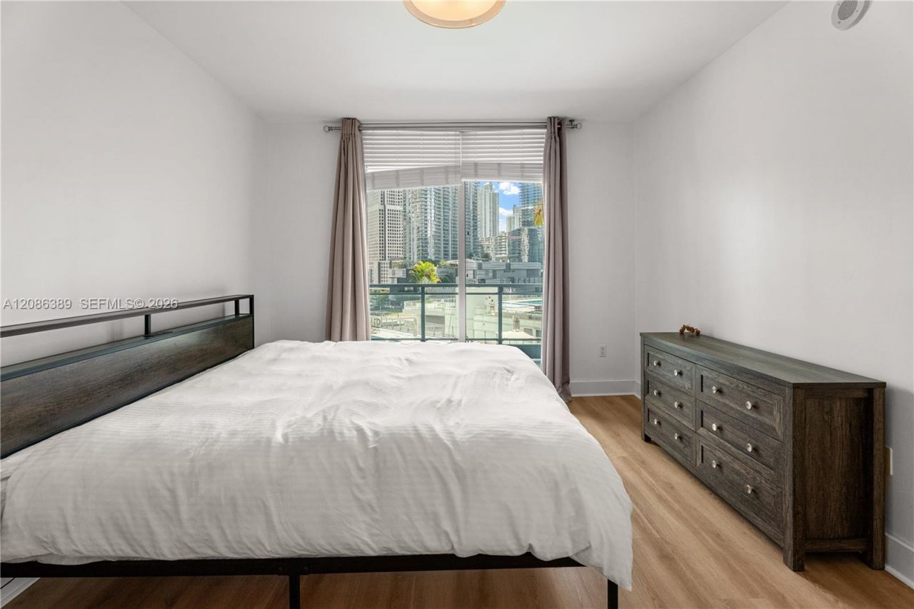 90 SW 3rd St, Unit 1115, Miami, FL 33130 Photo