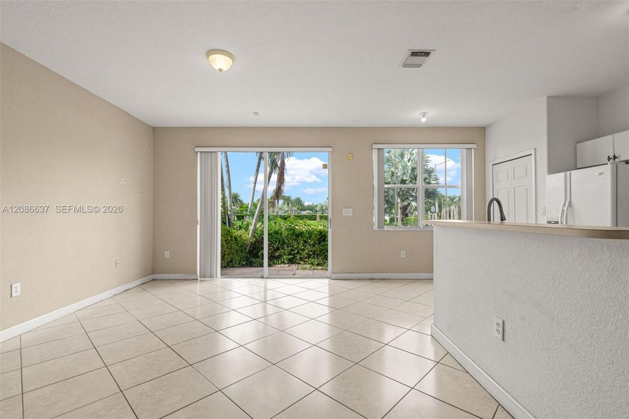 11401 NW 76th Ter, Doral, FL 33178 Photo