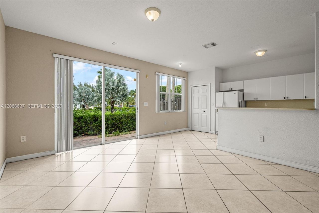 11401 NW 76th Ter, Doral, FL 33178 Photo