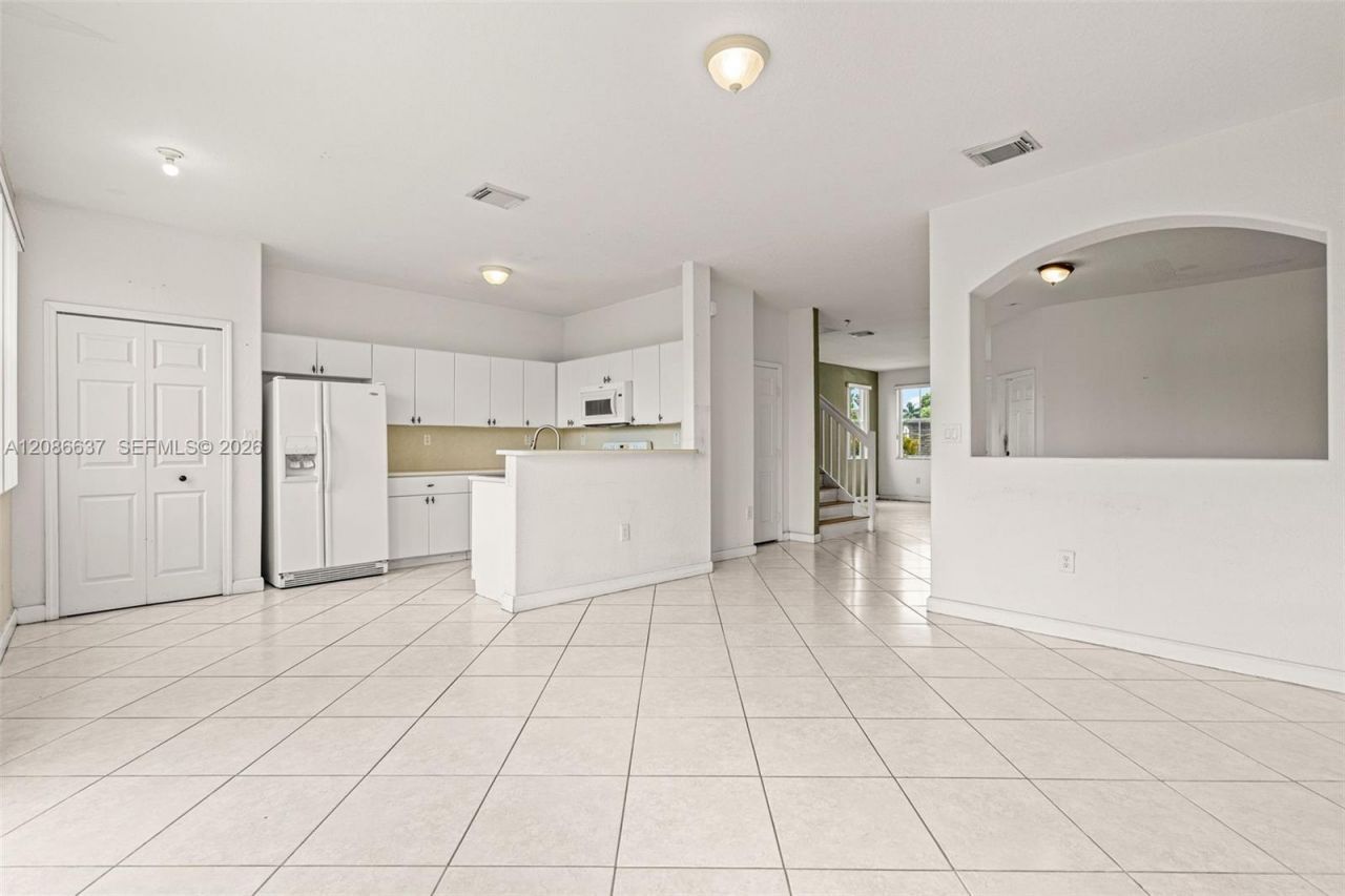 11401 NW 76th Ter, Doral, FL 33178 Photo