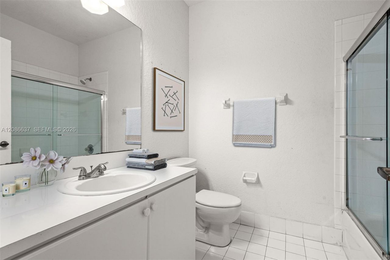 11401 NW 76th Ter, Doral, FL 33178 Photo