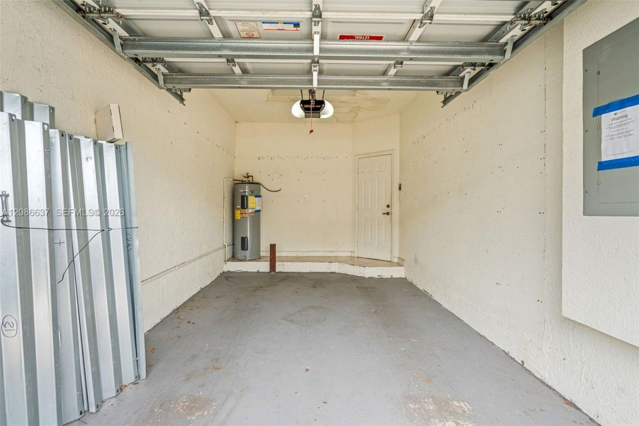 11401 NW 76th Ter, Doral, FL 33178 Photo