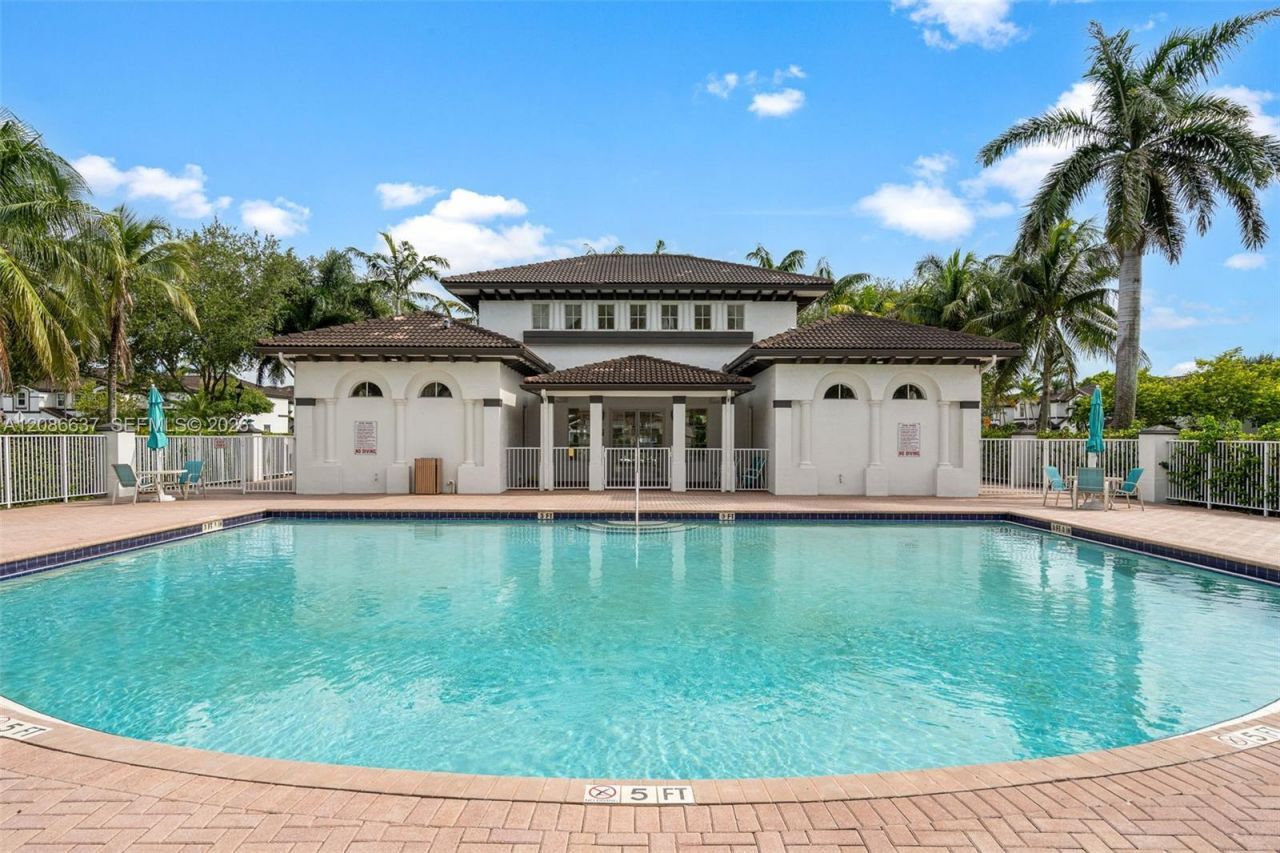 11401 NW 76th Ter, Doral, FL 33178 Photo