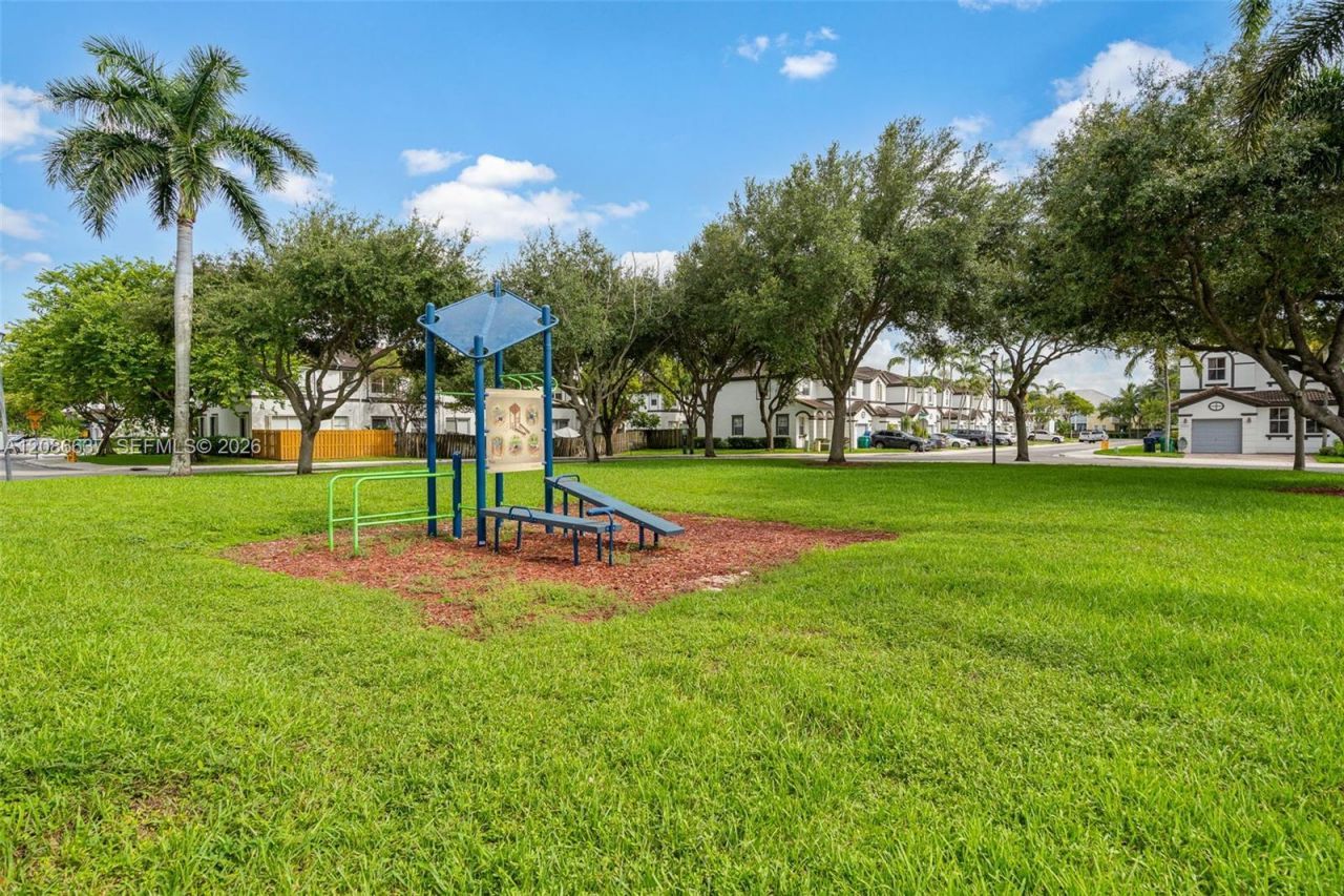 11401 NW 76th Ter, Doral, FL 33178 Photo