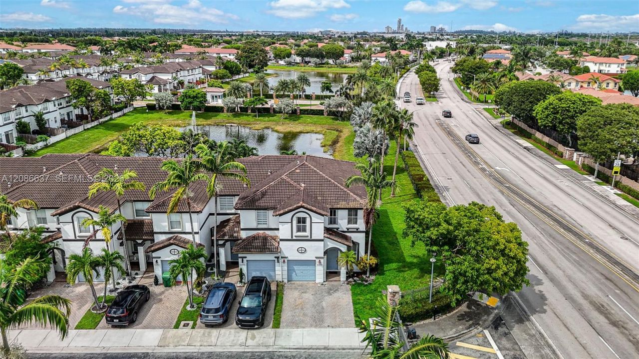11401 NW 76th Ter, Doral, FL 33178 Photo