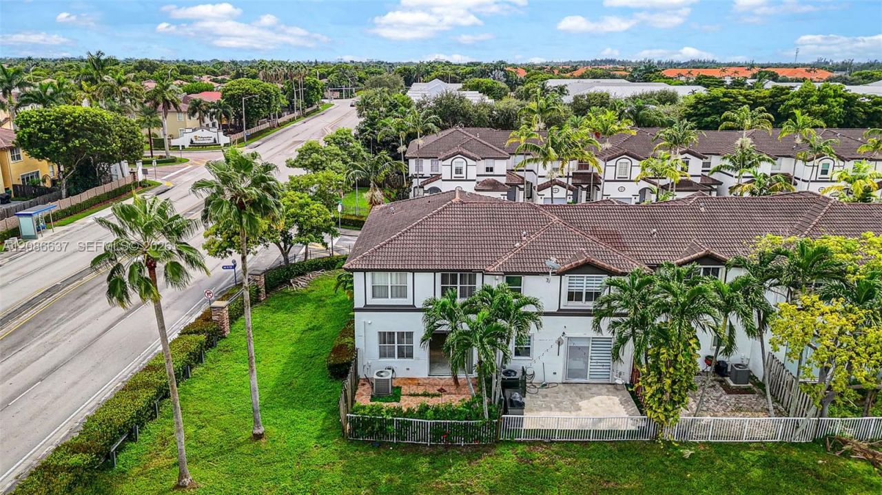11401 NW 76th Ter, Doral, FL 33178 Photo