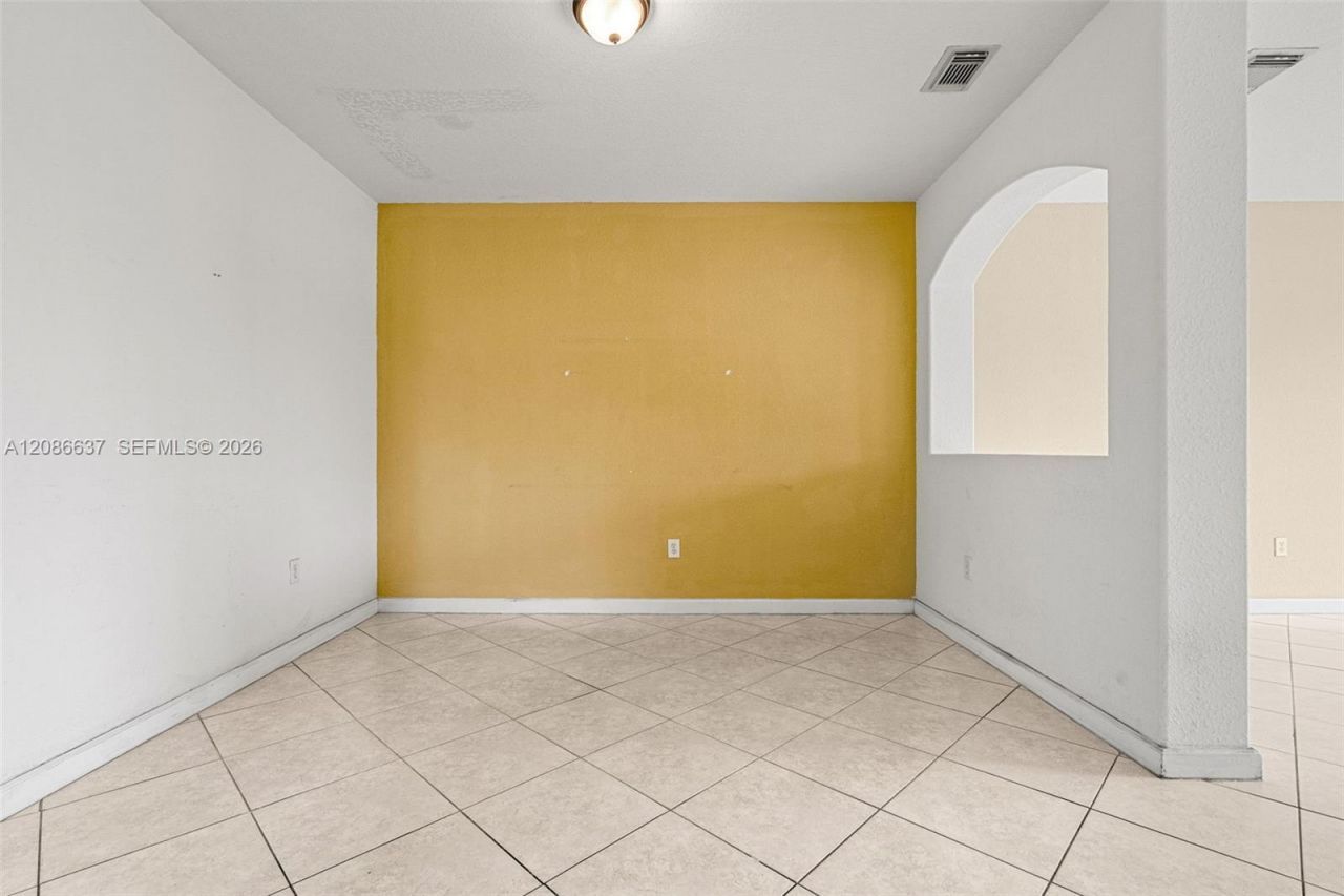 11401 NW 76th Ter, Doral, FL 33178 Photo