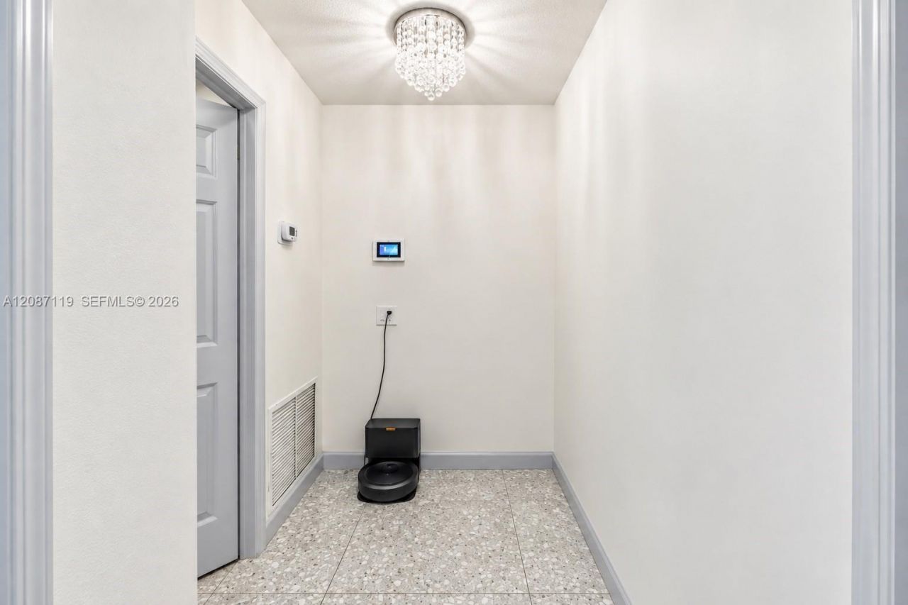 13041 NW 11th Ter, Miami, FL 33182 Photo