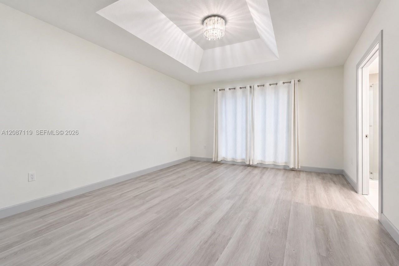 13041 NW 11th Ter, Miami, FL 33182 Photo