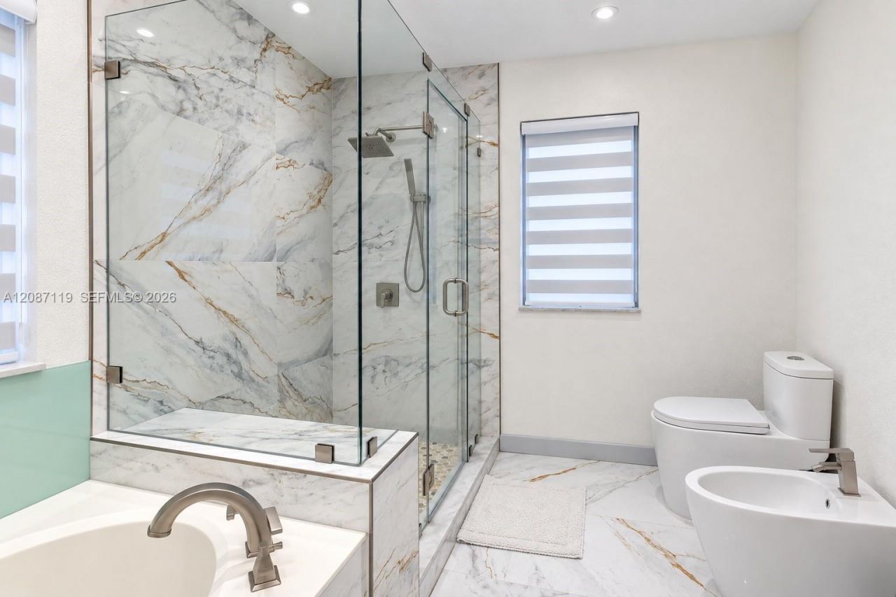 13041 NW 11th Ter, Miami, FL 33182 Photo