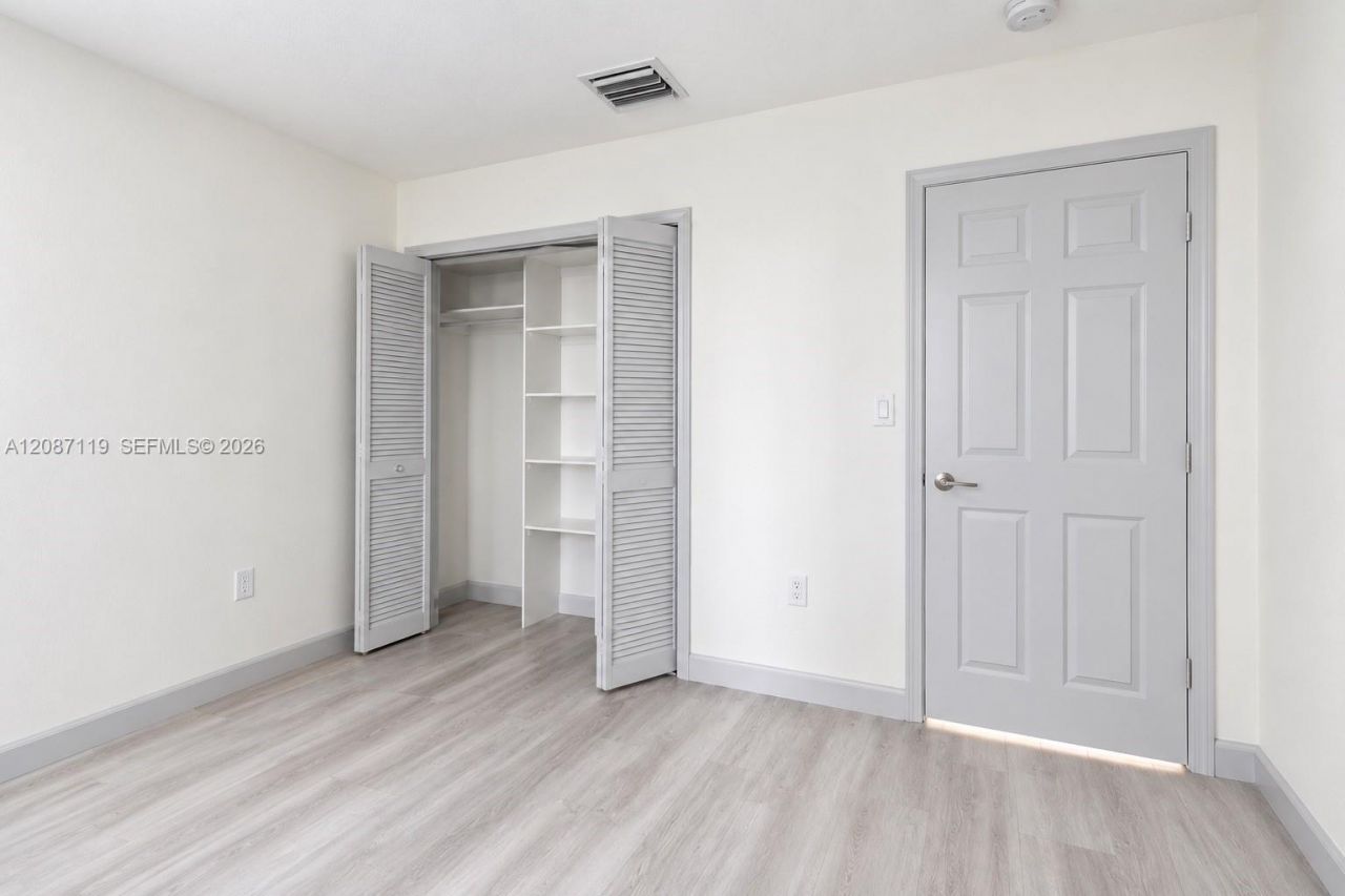13041 NW 11th Ter, Miami, FL 33182 Photo