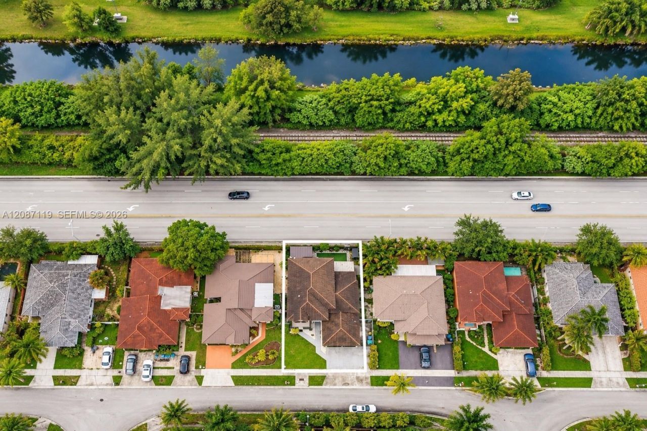 13041 NW 11th Ter, Miami, FL 33182 Photo
