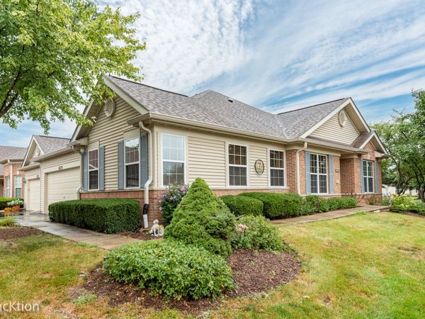 16220 Tomahawk Lake Court , Crest Hill, IL 60403
