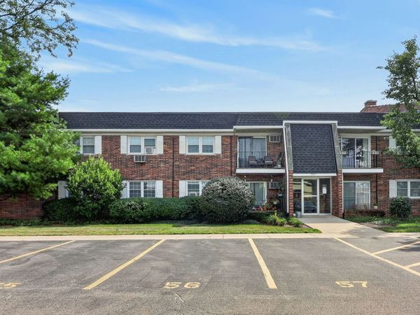 2411 Ogden Avenue , Unit 11, Downers Grove, IL 60515