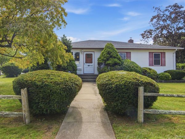 439 9th Street , West Babylon, NY 11704