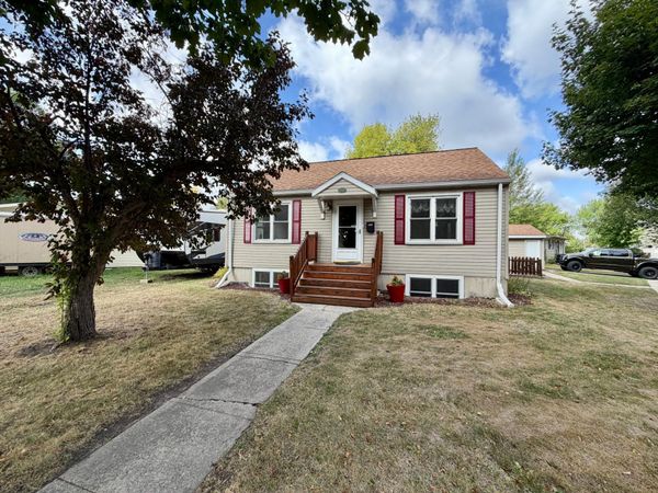 1009 19th Street N, Moorhead, MN 56560