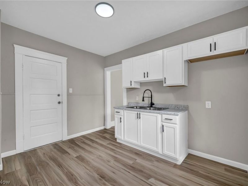 13504 Ashburton Avenue, Cleveland, OH 44110 Photo 29