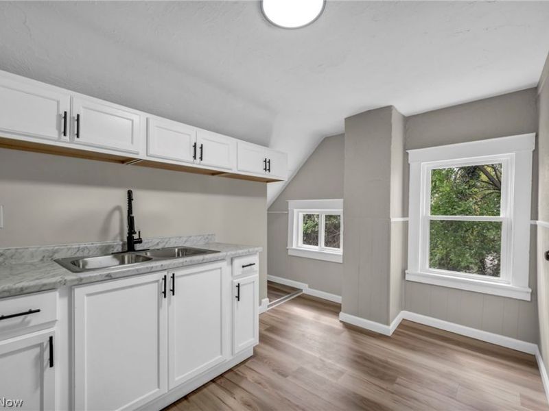 13504 Ashburton Avenue, Cleveland, OH 44110 Photo 39