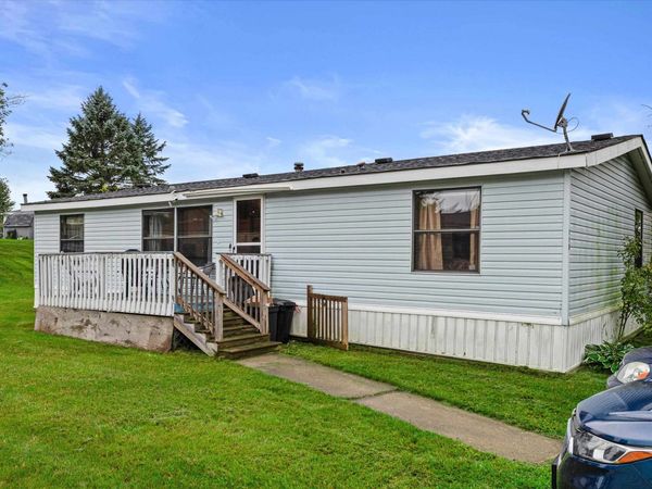 4823 Schoen Road, Unit 115, Union Grove, WI 53182