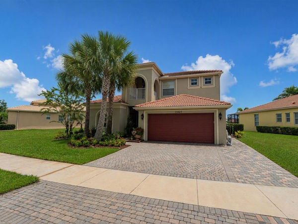 11427 SW Kingslake Circle, Port St. Lucie, FL 34987